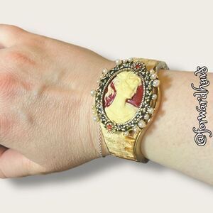Faux Cameo Bracelet – Gold Tone with Faux Pearls & Red Rhinestones
